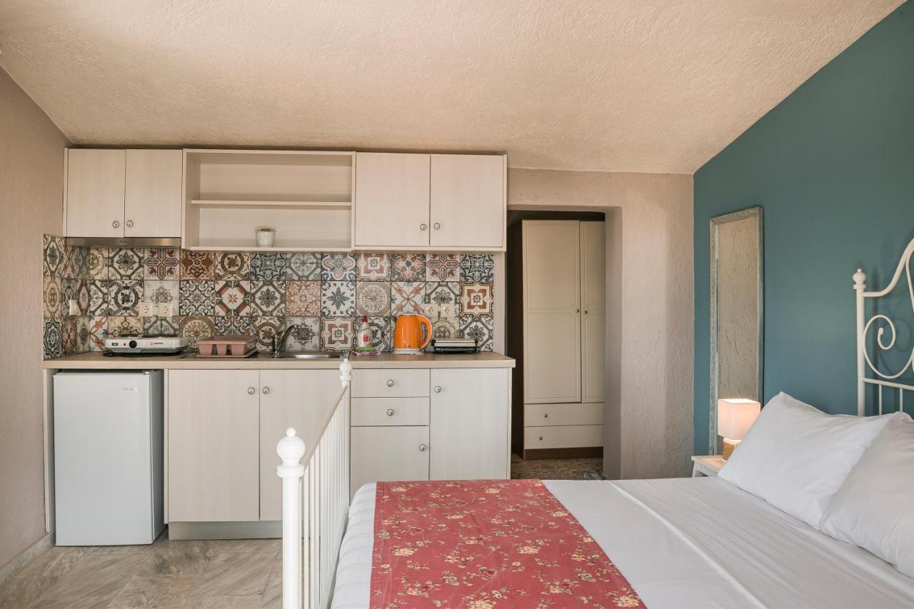 Irilena Studios And Apartments Lassi  Exterior photo