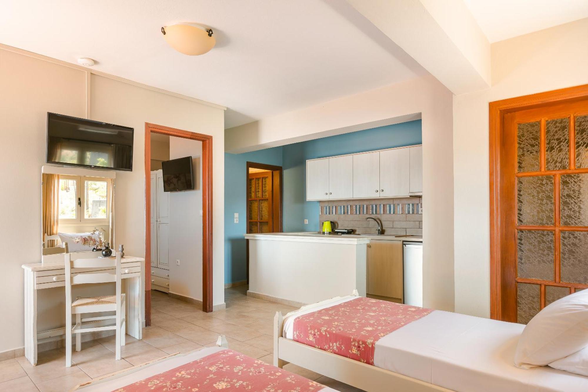 Irilena Studios And Apartments Lassi  Exterior photo